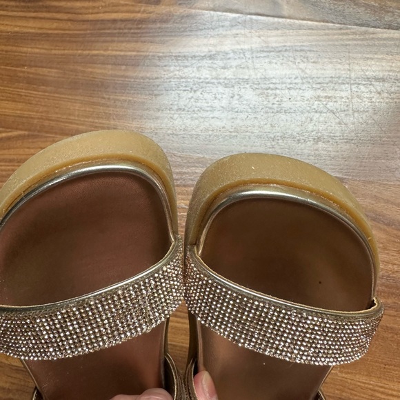Steve Madden Metallic Sandals with Glittering Straps - Picture 4 of 5